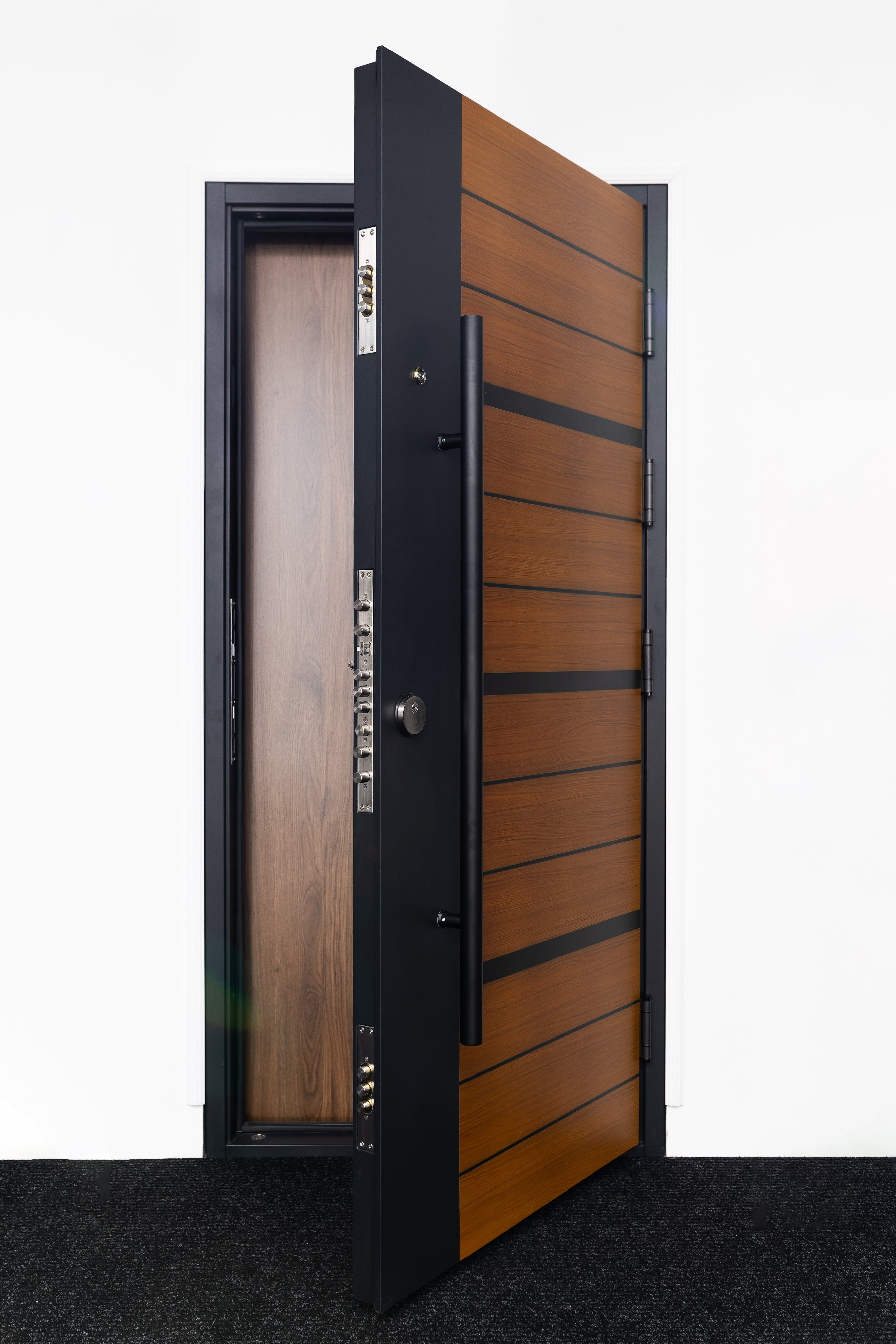 Hőszigetelt biztonsági bejárati ajtó IronDOOR24 98×208 cm - Prémium kivitel: 100mm-es profil, rejtett zsanérral