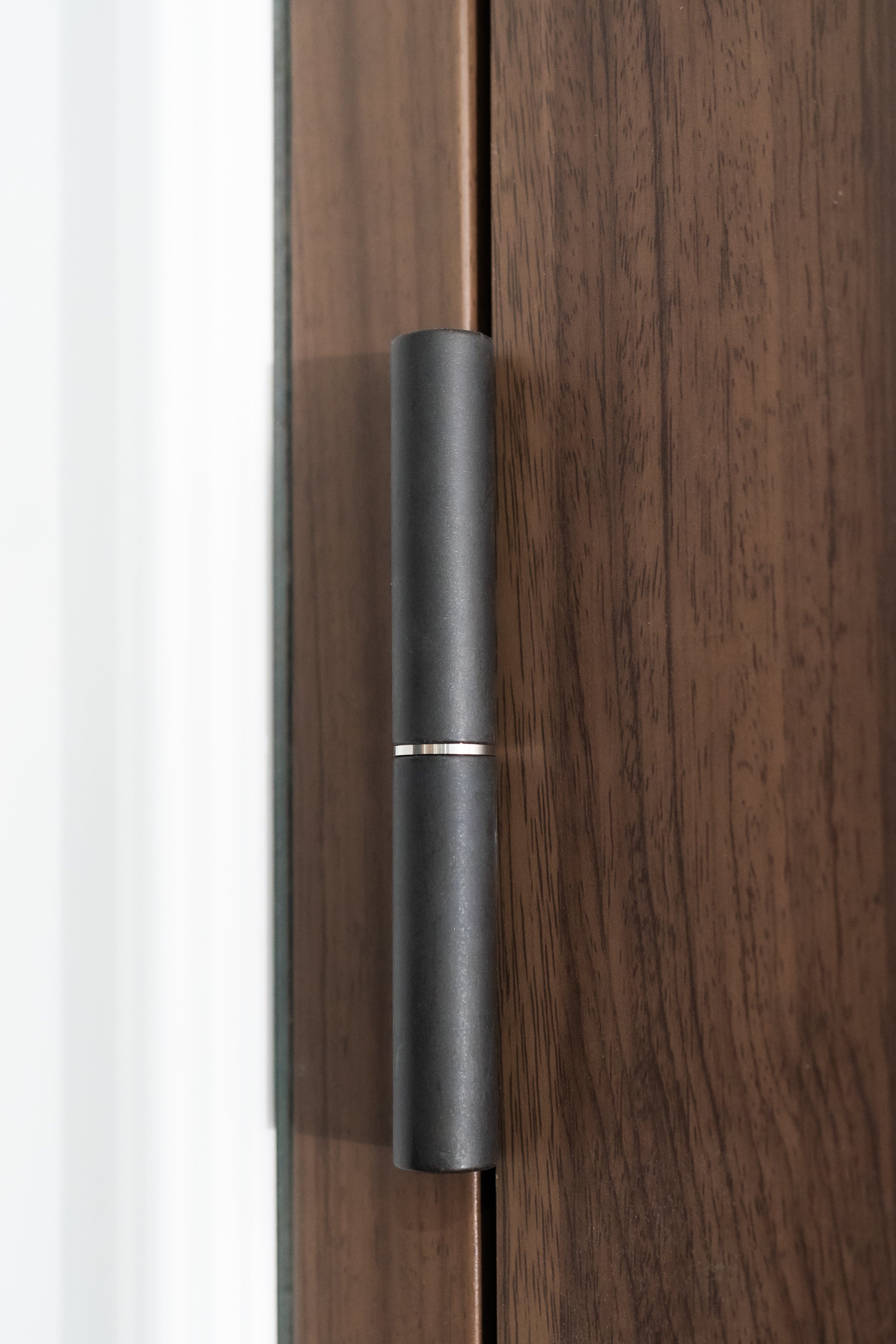 Hőszigetelt biztonsági bejárati ajtó IronDOOR25 98×208 cm - Prémium kivitel: 100mm-es profil, rejtett zsanérral